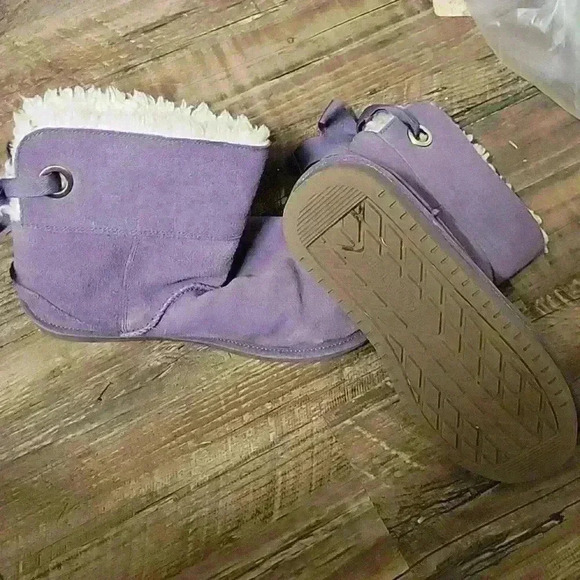 Koolaburra UGGS‎ - Picture 1 of 3